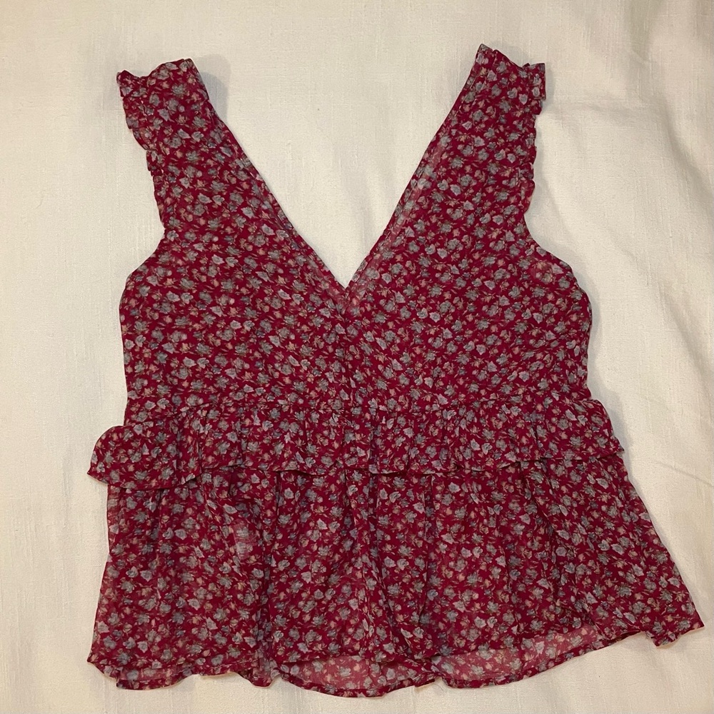 Red V-Neck Ruffle Cropped Tank Top - Picture 10 of 10